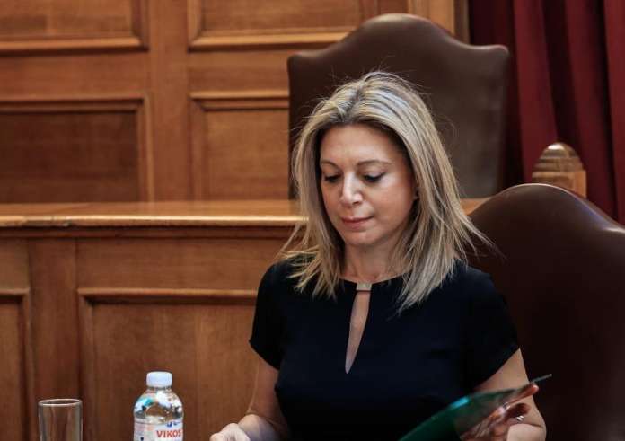 Τέμπη: Κατατέθηκε η πρόταση της Καρυστιανού για Προανακριτική με 32 υπογραφές βουλευτών. Αντίδραση της κυβέρνησης