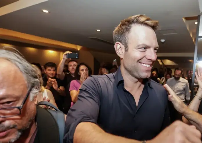 Ο Στέφανος Κασσελάκης ανακοίνωσε την υποψηφιότητά του για την προεδρία του ΣΥΡΙΖΑ