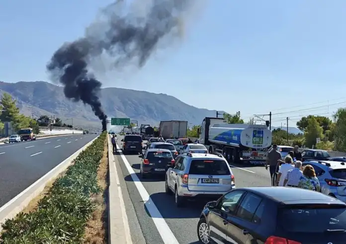 Φωτιά σε βυτιοφόρο στην Αθηνών - Κορίνθου στο ύψος της Κινέτας – Κλειστή η εθνική οδός