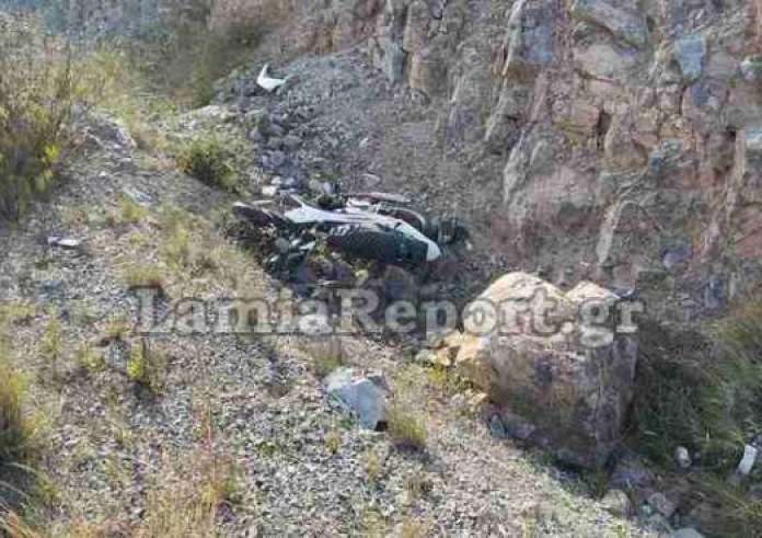 Φθιώτιδα: Διασωληνωμένος ο 21χρονος μετά από τροχαίο - Έπεσε με το μηχανάκι στα βράχια