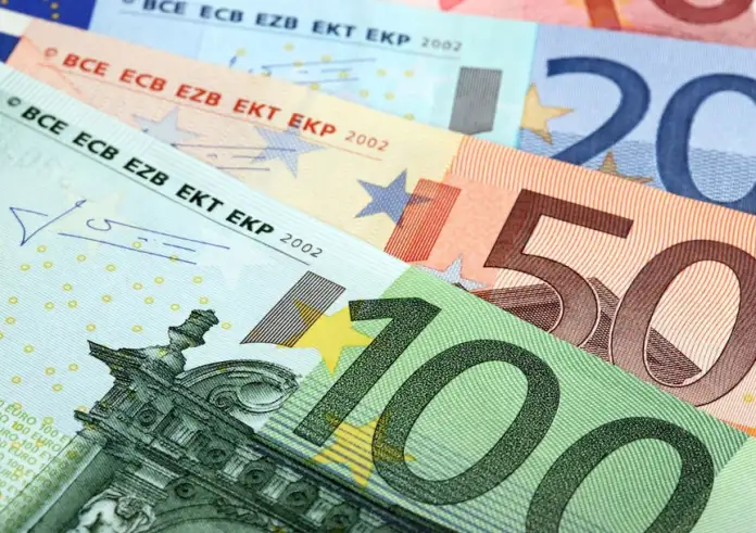 Ασφαλιστικές εισφορές: Πόσο αυξάνονται φέτος για ελεύθερους επαγγελματίες και αγρότες