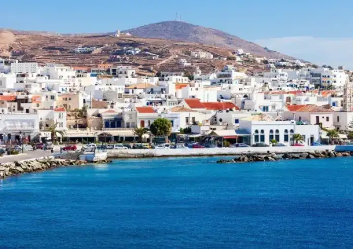 Άγρια συμπλοκή επιβατών σε πλοίο - Επέστρεψε στο λιμάνι της Τήνου