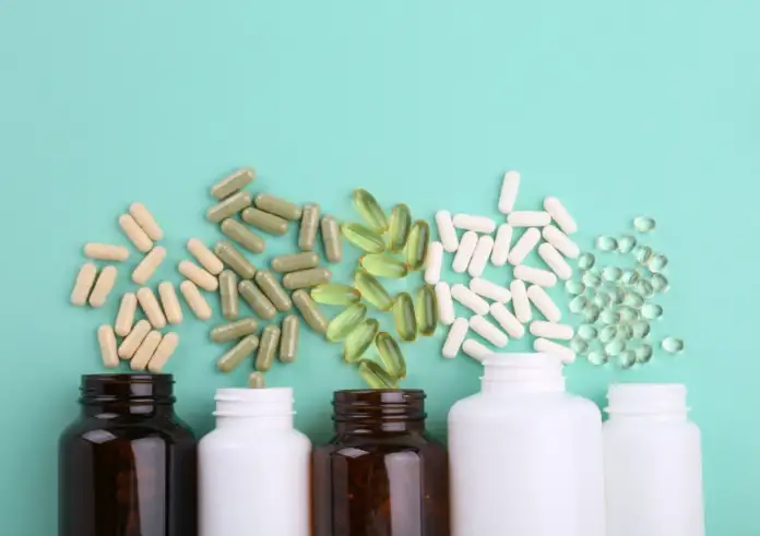 Ποια κοινά φάρμακα δεν πρέπει να παίρνετε μαζί με το μαγνήσιο – 5 κατηγορίες που προκαλούν παρενέργειες