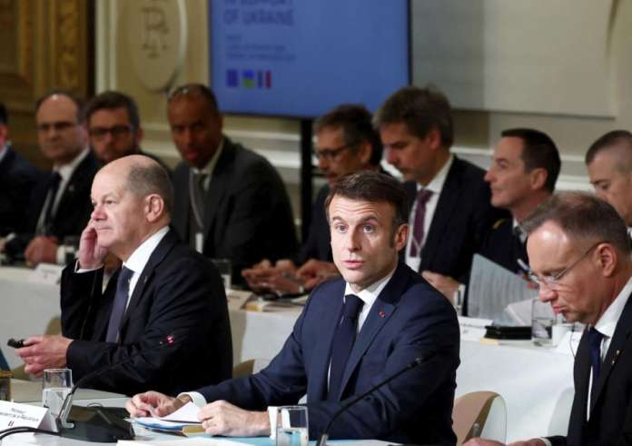 Όχι ευρωπαίοι στρατιώτες στην Ουκρανία: Μετά το τελεσίγραφο της Μόσχας οι ηγέτες της ΕΕ αδειάζουν τον Μακρόν