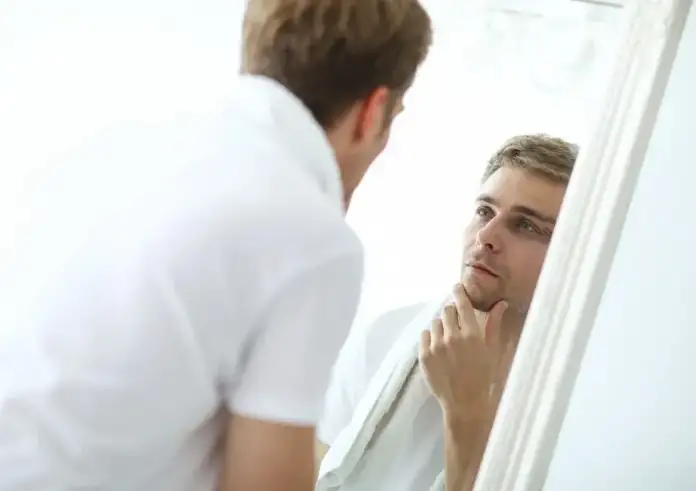 Το πρώιμο σημάδι της υψηλής χοληστερίνης που μπορεί να εντοπιστεί στα μάτια, σύμφωνα με γιατρό