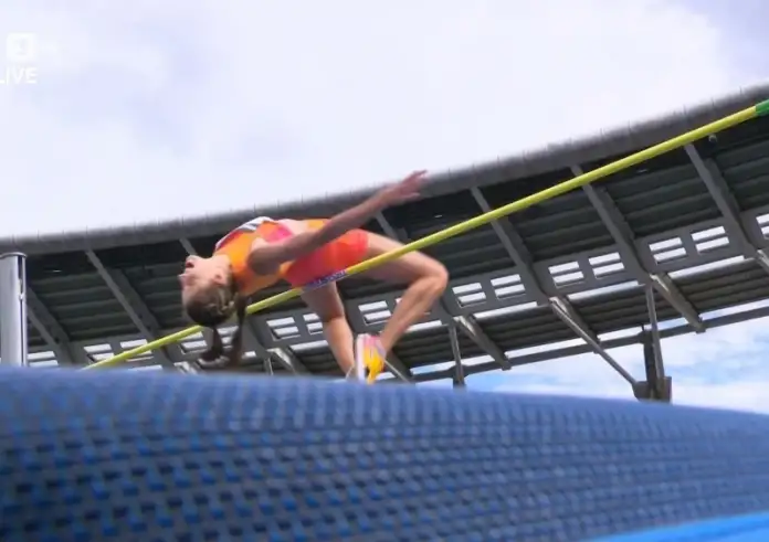 Άλμα εις ύψος: Θρυλικό παγκόσμιο ρεκόρ με 2,10μ. από την Μάχουτσικ στο Diamond League του Παρισιού
