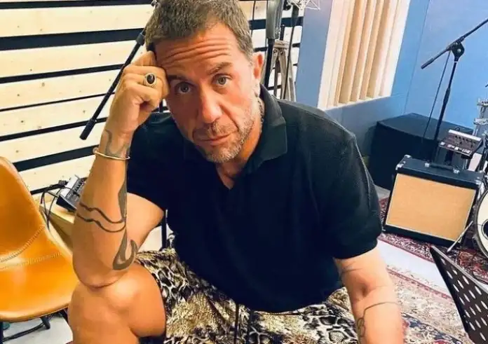 Από τα φώτα της σκηνής στο σκοτάδι του ψυχιατρείου – Η πιο σκληρή μάχη του Γιώργου Μαζωνάκη