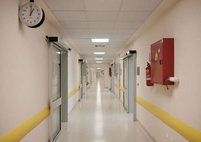 Καλαμάτα: Στο νοσοκομείο μαθητής με μηνιγγίτιδα – Ανησυχία για τα τρία κρούσματα σε φοιτητές στην Πάτρα