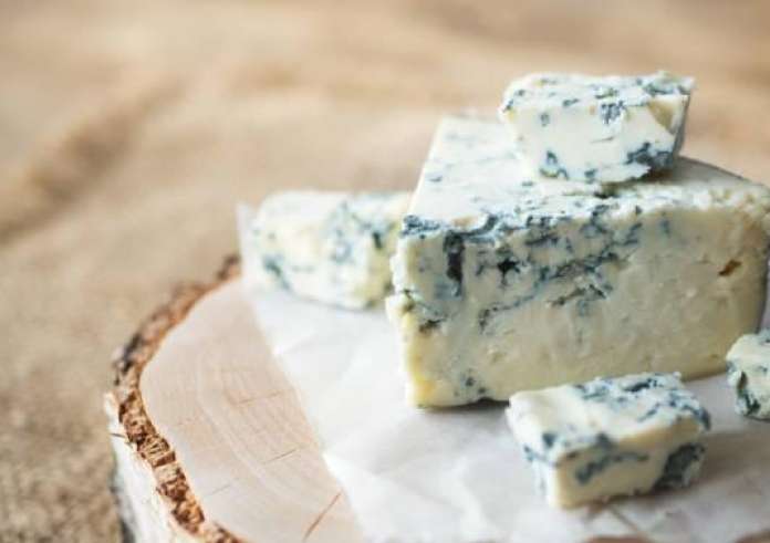 Αφού η μούχλα κάνει κακό γιατί τα τυριά είναι ασφαλή;