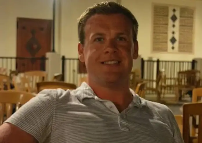 «Νόμιζα ότι ο πόνος στον καρπό ήταν από τη δουλειά γραφείου – Τελικά, πεθαίνω από μια σοβαρή νευρολογική πάθηση»