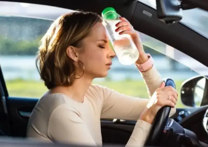 Πώς οδηγούμε με ασφάλεια σε συνθήκες καύσωνα