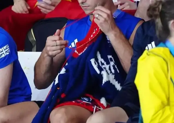 Ολυμπιακοί Αγώνες 2024: O Τομ Ντέιλι κέρδισε ασημένιο μετάλλιο στην κατάδυση και χρυσό στην καρδιά μας