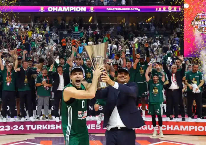 Το έβδομο ευρωπαϊκό του Παναθηναϊκού έκανε τη νύχτα μέρα στην Ομόνοια