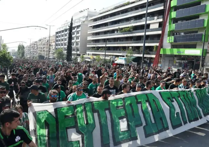 Παναθηναϊκός: Πάνω από 5.000 κόσμος στο συλλαλητήριο των οργανωμένων οπαδών κατά του Γιάννη Αλαφούζου