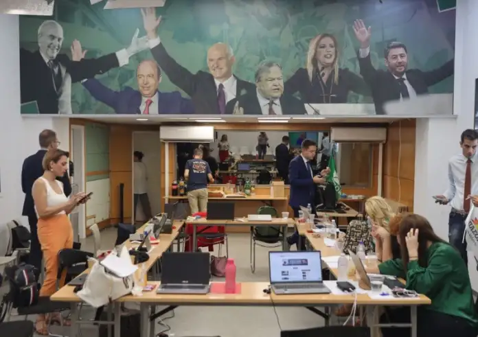 Εκλογές ΠΑΣΟΚ: Τα πρώτα αποτελέσματα – Ποιοι προηγούνται