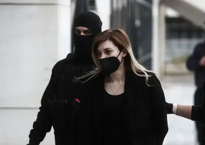 Ρούλα Πισπιρίγκου: Εκτάκτως στο νοσοκομείο.  Τι είναι ο ερυθηματώδης λύκος