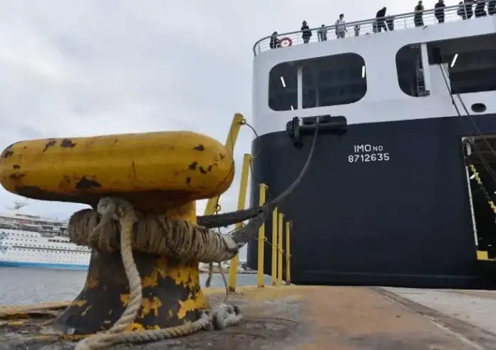 Νέες τροποποιήσεις στα ακτοπλοϊκά δρομολόγια από τα λιμάνια της Αττικής λόγω ισχυρών ανέμων