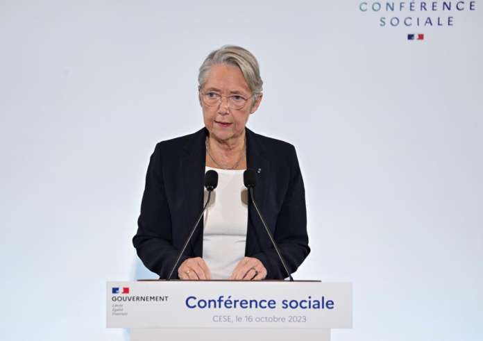 Γαλλία: Ο Μακρόν αποδέχθηκε την παραίτηση της πρωθυπουργού Ελιζαμπέτ Μπορν