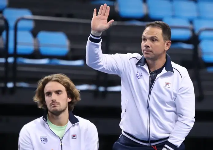 Αυτός θα είναι ο προσωρινός προπονητής του Τσιτσιπά