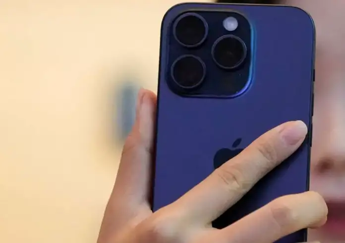 Όχι στα smartphone για καλύτερη ψυχική υγεία: Από τα κινητά των 1500 ευρώ στα παλιά με πλήκτρα των 60