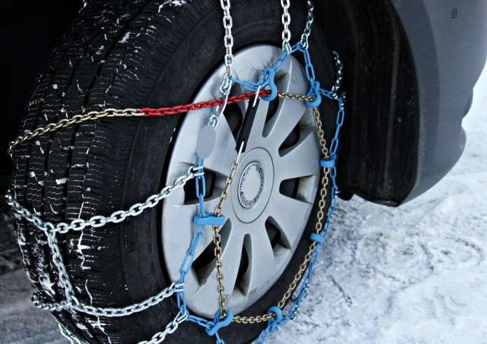 Αντιολισθητικές αλυσίδες: Τι ισχύει με το πρόστιμο αν δεν έχετε στο αυτοκίνητό σας