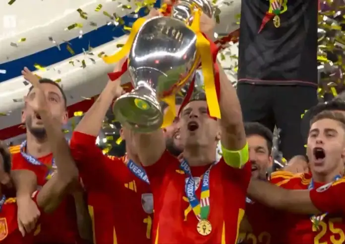 Πρωταθλήτρια Ευρώπης για 4η φορά η Ισπανία – Νίκησε με 2-1 την Αγγλία