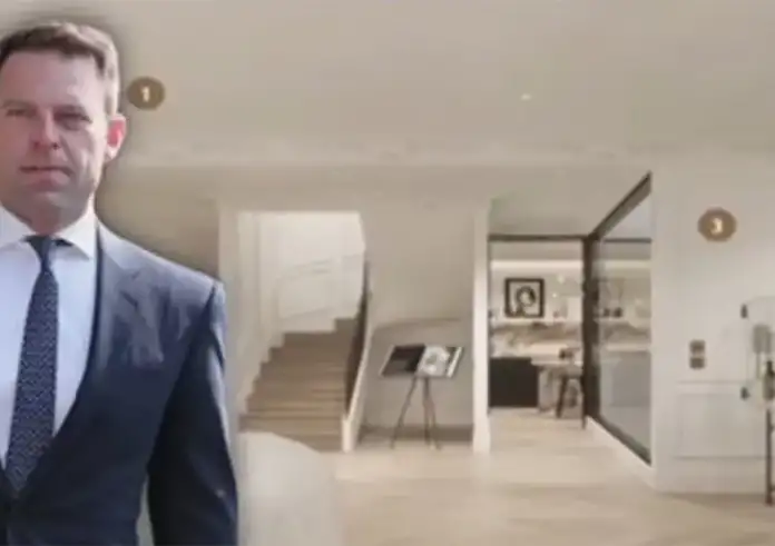 Αυτό είναι το διαμέρισμα αξίας 1,8 εκατ. ευρώ που αγόρασαν ο Στέφανος Κασσελάκης και ο Τάιλερ Μακμπέθ