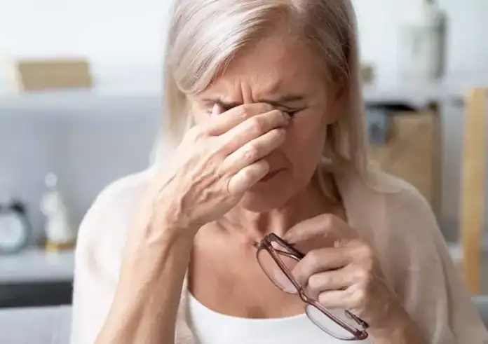 Εξαιρετικά σοβαρό το αιμορραγικό εγκεφαλικό επεισόδιο – Προειδοποιητικό σύμπτωμα ο αιφνίδιος πονοκέφαλος