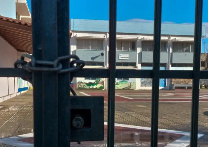 Παγκράτι: Άγρια συμπλοκή μεταξύ μαθητών στην είσοδο σχολείου