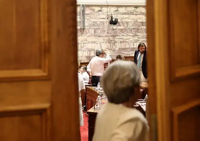 ΣΥΡΙΖΑ: Βουλευτές πρότειναν να αναβληθεί η Κ.Ο. – «Αν πάμε σε ψηφοφορία σήμερα, θα διαλυθούμε»