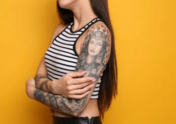 Τα τατουάζ αυξάνουν τον κίνδυνο εμφάνισης καρκίνου; Τι έδειξε νέα έρευνα