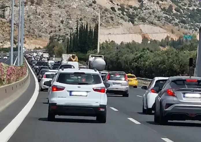 Καταργείται ο φόρος στα καύσιμα, έρχονται τα τέλη με το χιλιόμετρο