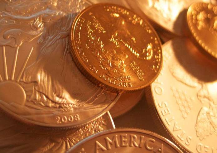 Φρενίτιδα με την τιμή της χρυσής λίρας: Κοστίζει πλέον όσο ένας μηνιαίος μισθός