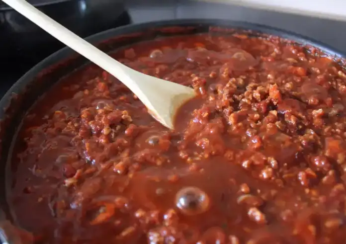 Σάλτσα κιμά: Η ελληνική εκδοχή της μπολονέζ για αρχάριους