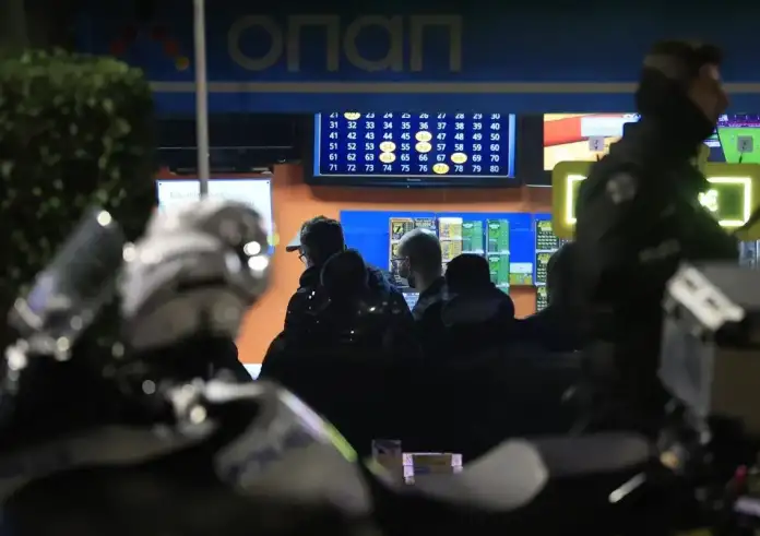 Παλαιό Φάληρο: Μυστήριο με τη δολοφονία ιδιοκτήτη καταστήματος ΟΠΑΠ - Τι βρέθηκε δίπλα του