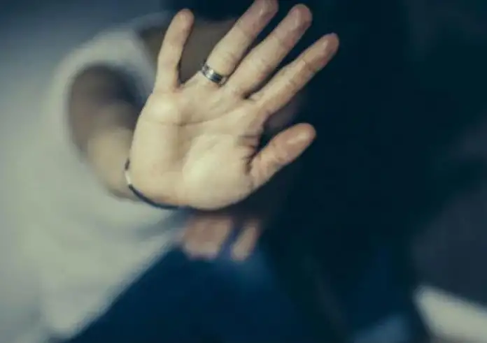 Νέο περιστατικό με άνδρα που παρενοχλεί κοπέλα στην Πετρούπολη – Τρόμος στις δυτικές συνοικίες