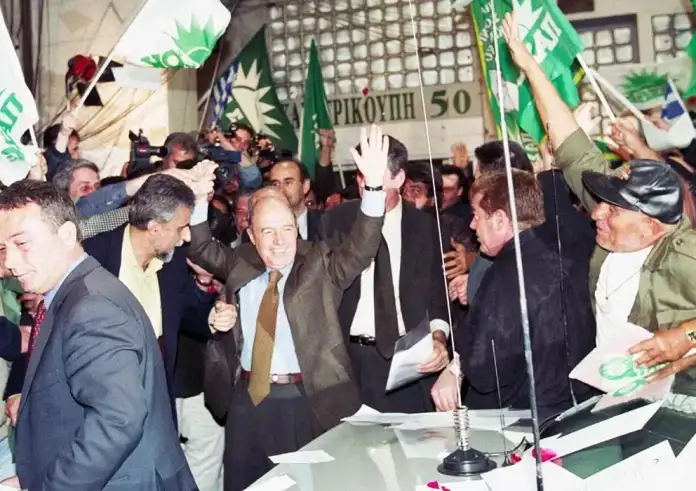 Οι δύο φάκελοι του Σημίτη πριν τις εκλογές του 2000