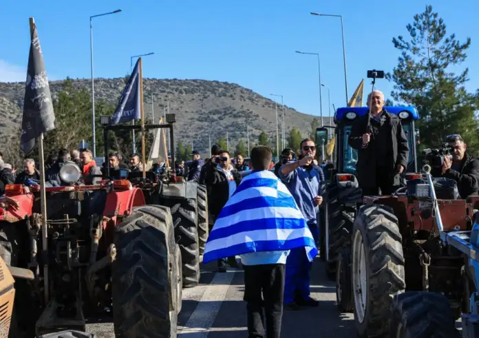 Αγρότες για Τσιάρα: «Ασπιρίνες» οι κυβερνητικές παρεμβάσεις – Στο τραπέζι διάλογος ή κλιμάκωση από τα μπλόκα