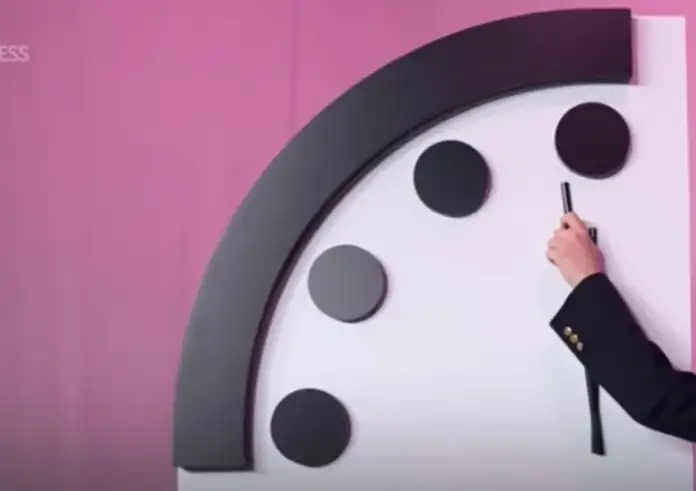 Αλλαγή ώρας 2025: Επίσημα η επιστροφή στη χειμερινή – Πότε γυρίζουμε τα ρολόγια