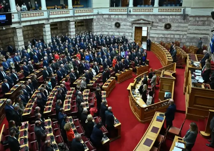Δημοσκόπηση GPO: Πτώση κατά 1,6% για τη ΝΔ και 0,2% για το ΠΑΣΟΚ