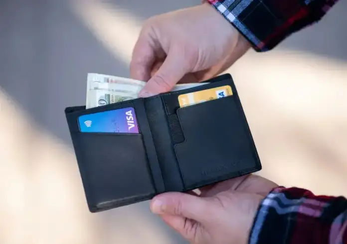 Πώς θα βγάλετε προπληρωμένη κάρτα για τα Επιδόματα ΟΠΕΚΑ και ΔΥΠΑ