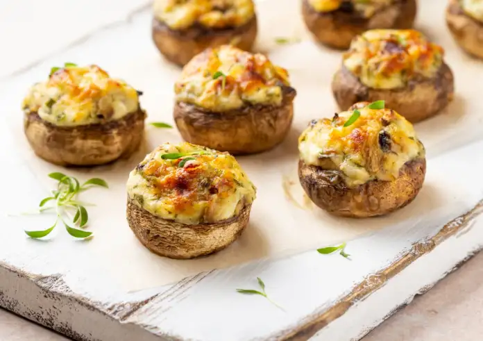 Ένα ακαταμάχητο ορεκτικό: Μανιτάρια γεμιστά με κατσικίσιο τυρί