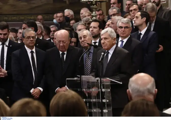 Κηδεία Κώστα Σημίτη: Ο επικήδειος από τον Τάσο Γιαννίτση – «Αφιέρωσε όλη τη ζωή του ώστε η Ελλάδα να ανέβει ψηλότερα»