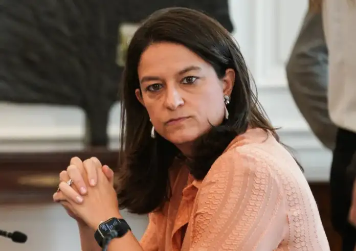 Κεραμέως: Από 1η Απριλίου 2025 νέα αύξηση στον κατώτατο μισθό - Στόχος να πάμε στα 950 ευρώ έως το 2027