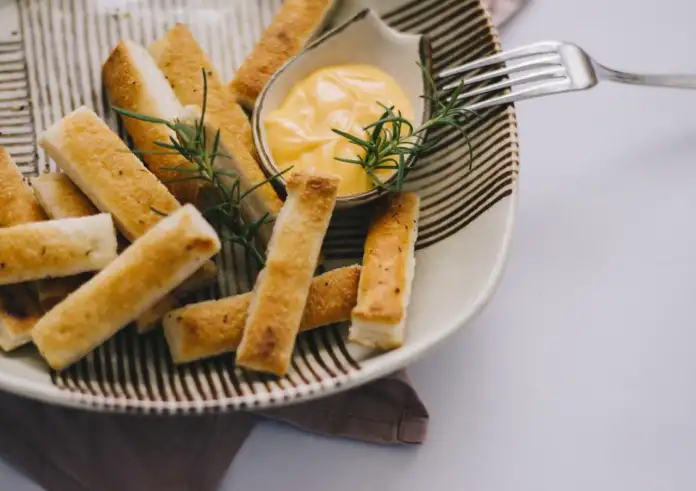 Τυροκούλουρα έτοιμα σε 15 λεπτά: Ένα λαχταριστό, τραγανό σνακ για κάθε στιγμή
