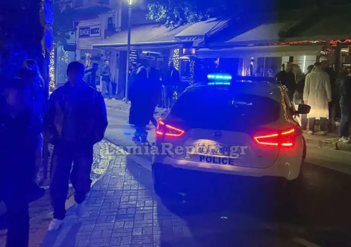 Λαμία: Οδηγός σταμάτησε για να χορέψει στη μέση του δρόμου και προκάλεσε κυκλοφοριακό χάος