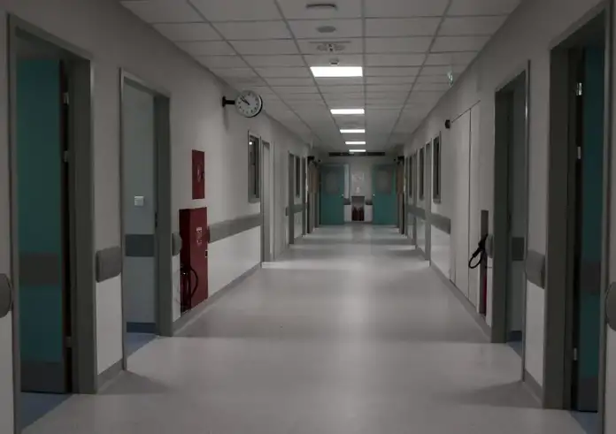 Συναγερμός και στη Θεσσαλονίκη – Στο Ιπποκράτειο με μηνιγγίτιδα αγοράκι 2,5 ετών