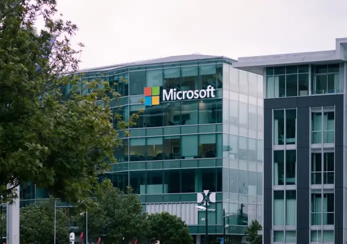 Data Center της Microsoft στα Σπάτα: Μια επένδυση με πολλαπλά οφέλη για την ελληνική οικονομία
