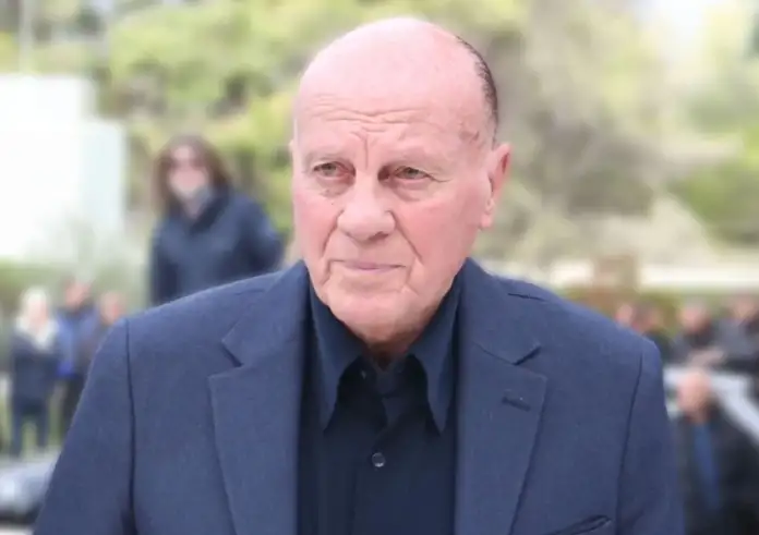 Μίμης Δομάζος: Είχε έντονα καρδιολογικά προβλήματα, πνευμονικό οίδημα και υγρό στους πνεύμονες