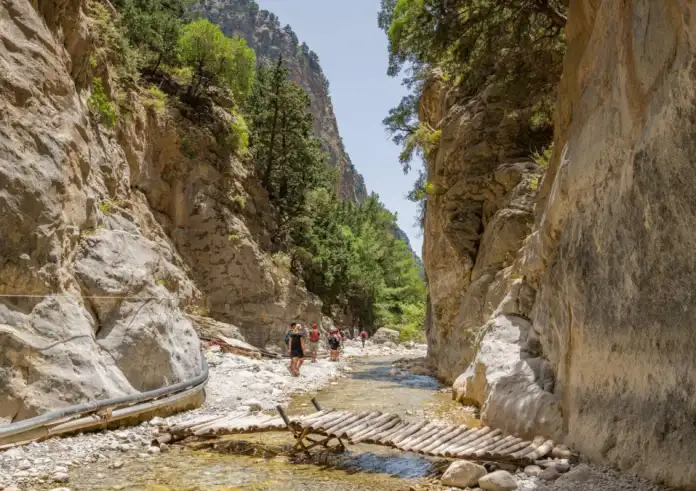 Φαράγγι της Σαμαριάς: Με τραύματα στο κεφάλι ο τουρίστας που έπεσε από μεγάλο ύψος
